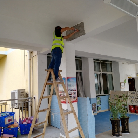 ���x�W(xu��)УУ�᷿�ݰ�ȫ�b�����M(f��i)��(bi��o)��(zh��n).